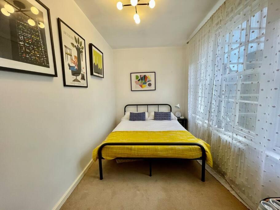 Gorgeous 2 Bedroom Apartment Edge Of Cabot Circus 브리스틀 외부 사진