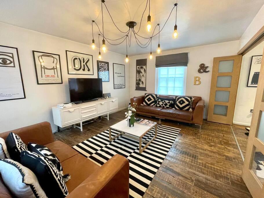 Gorgeous 2 Bedroom Apartment Edge Of Cabot Circus 브리스틀 외부 사진